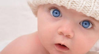 Когда у младенцев меняется цвет глаз