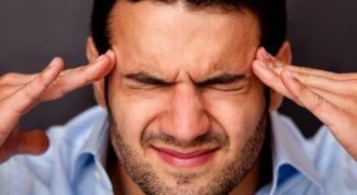 Причины сильных пульсирующих болей в правом полушарии головы