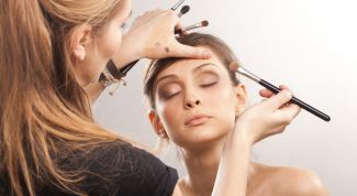 Техника и правила нанесения макияжа глаз