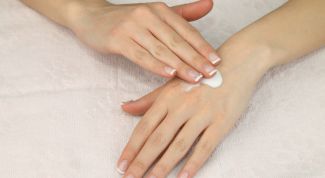  Народные средства для лечения шелушащейся кожи рук