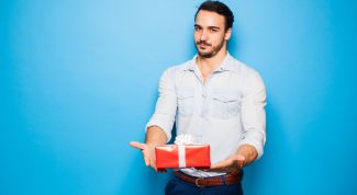 Как раскрутить мужчину на подарки? Действенные способы