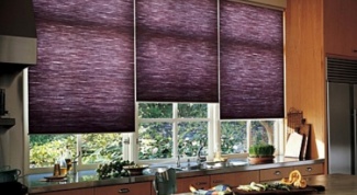 Рулонные шторы в интерьере кухни