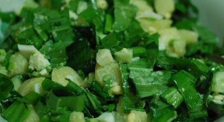 How to cook salad with garlic and fresh potato