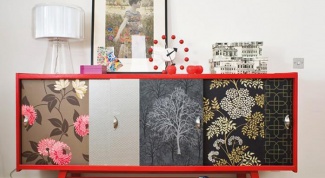How to update an old wardrobe with the help of Wallpaper 