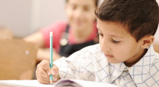 Как научить ребенка красиво писать в 1 классе