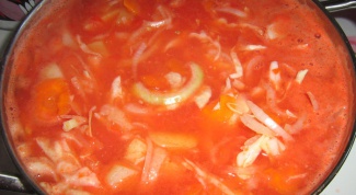 Как приготовить суп со свининой и огурцами