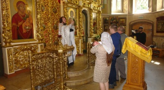 Когда совершается крещение в православных храмах