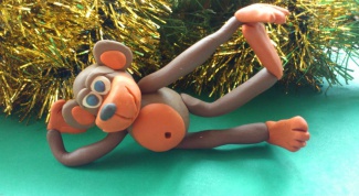 Как сделать обезьянку к Новому году из пластилина
