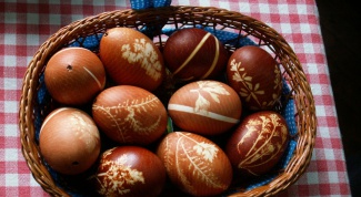 Как покрасить яйца - несколько способов