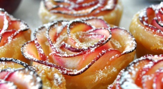 Recipe of puff pastry roses with apples