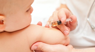 Какие прививки делают детям до года