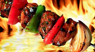 Choose meat for shashlik