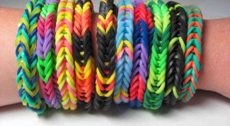 How to make bracelets out of rubber bands