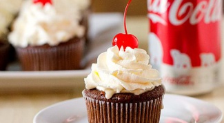 Cream cupcakes: recipe of curd and butter cream