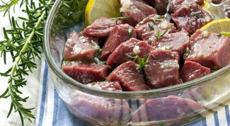 Как замариновать шашлык из свинины, чтобы мясо было сочным