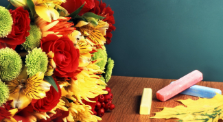Букет на 1 сентября: какие цветы дарить учителям      
