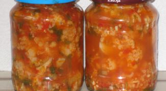 Консервированный салат из овощей в томатном соке