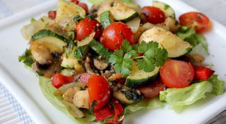 Теплый овощной салат с фризе