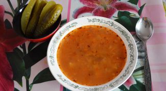 Как приготовить фасолевый суп с перловкой и томатным соусом