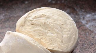 Dough recipe with dry yeast for baking cakes
