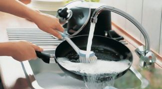 Как очистить нагар на сковороде