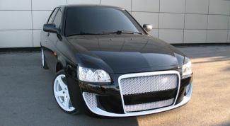 How to remove the grille for Lada Priora
