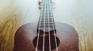 Как научиться играть на укулеле