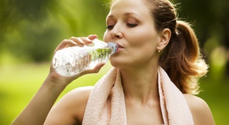 How to drink water during the day to lose weight