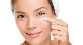 Preparing the skin for makeup application