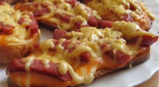 Hot sandwiches with sausage and cheese