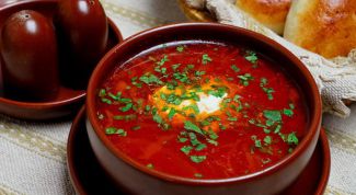 Red borscht in Ukrainian