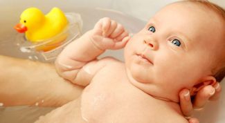 How to bathe baby