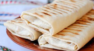 Appetizer of mushrooms in pita bread