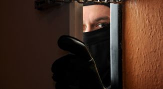 How to protect home from burglars