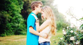 Как правильно целоваться с парнем в первый раз
