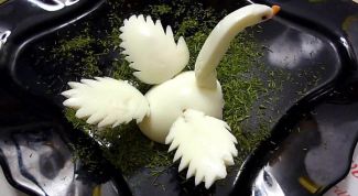 Как сделать лебедя из вареного яйца