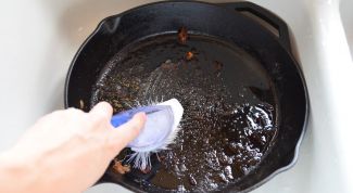 Как легко отчистить чугунную сковороду