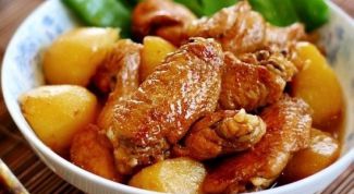 Как приготовить куриные крылышки с картошкой в духовке