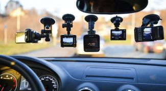 Как выбрать автомобильный видеорегистратор и для чего он нужен