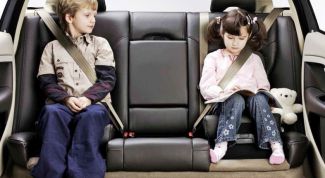 Как правильно перевозить в транспорте детей по новым правилам