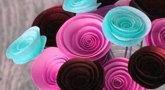 Как сделать розы из цветной бумаги