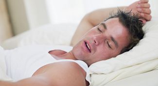 Почему люди разного возраста сильно потеют во сне