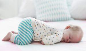 Можно ли 9 месячному ребенку спать на животе