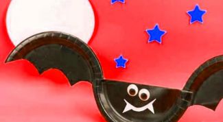 Готовимся к Хэллоуину: летучая мышь из одноразовой тарелки