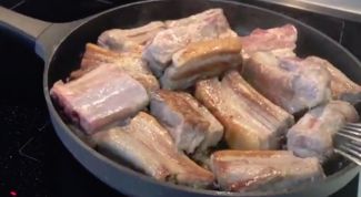 Свиные ребрышки на сковороде: пошаговые рецепты с фото для легкого приготовления