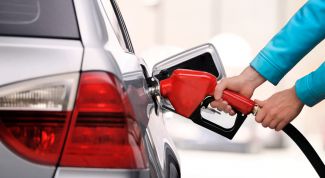 Сечин объяснил рост цен на бензин