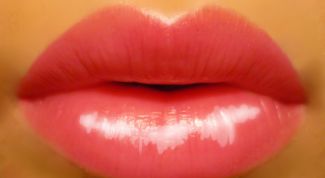 Как сохранить красоту губ