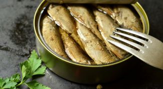 Салаты со шпротами: пошаговые рецепты с фото для легкого приготовления