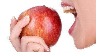 Кому нельзя есть яблоки и почему