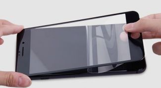 Зачем нужны защитные стекла для поверхности смартфона